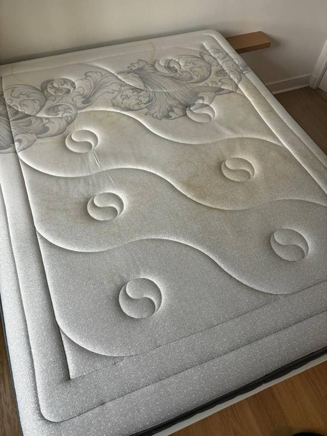 Matelas avant nettoyage par Zzérotache (photo n°25)